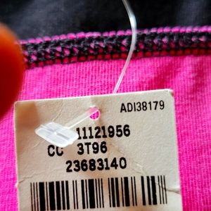 New with tags Pink Victoria Secret Yoga leggings with tags.